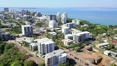 Drone-Aéreo-Volando-Sobre-Los-Techos-De-Los-Edificios-Infraestructura-Hoteles-Unidades-De-Apartamentos