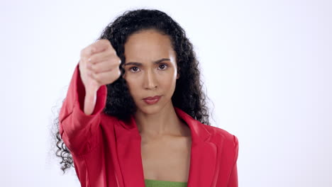 Hand,-Daumen-Nach-Unten-Und-Gesicht-Einer-Frau-Im-Studio