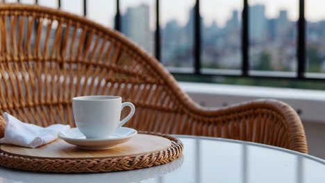 景色を眺めながらのコーヒー