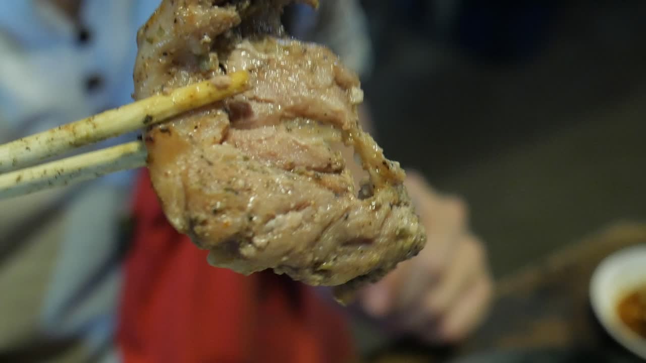 알루미 ⁇  포일 로 포장 된 맛있는  ⁇ 고기