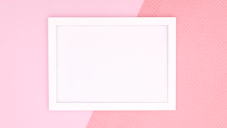 los productos de belleza aparecen alrededor del marco blanco para el texto.