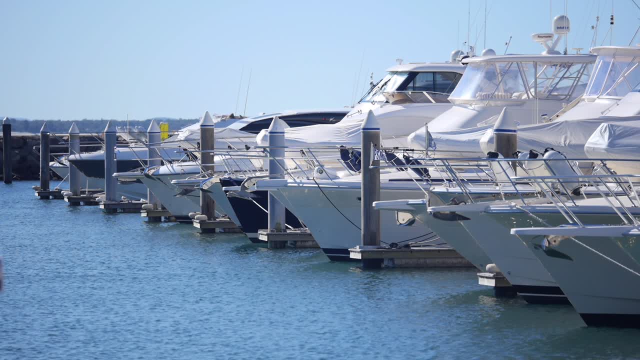 Barche di lusso ormeggiate alla marina di Newcastle