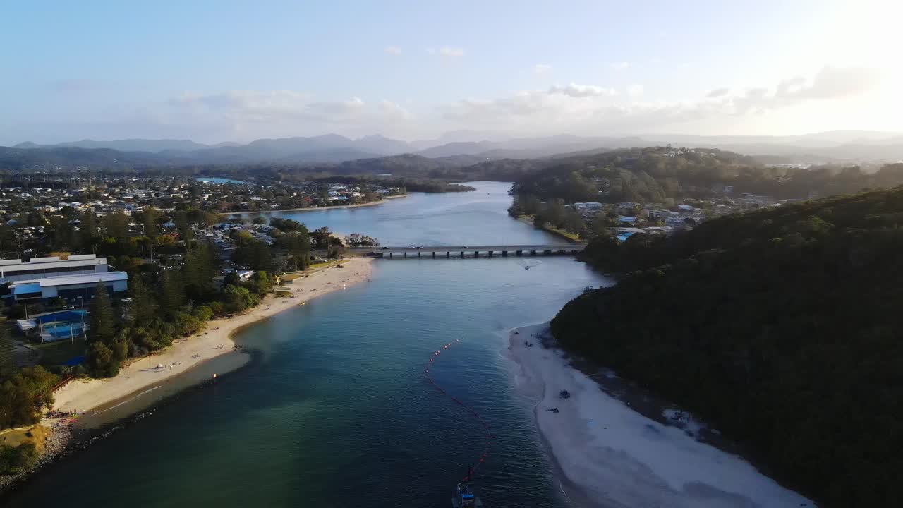 tallebudgera 강 크릭 - 골드 코스트 퀸즐랜드 호주의 일몰