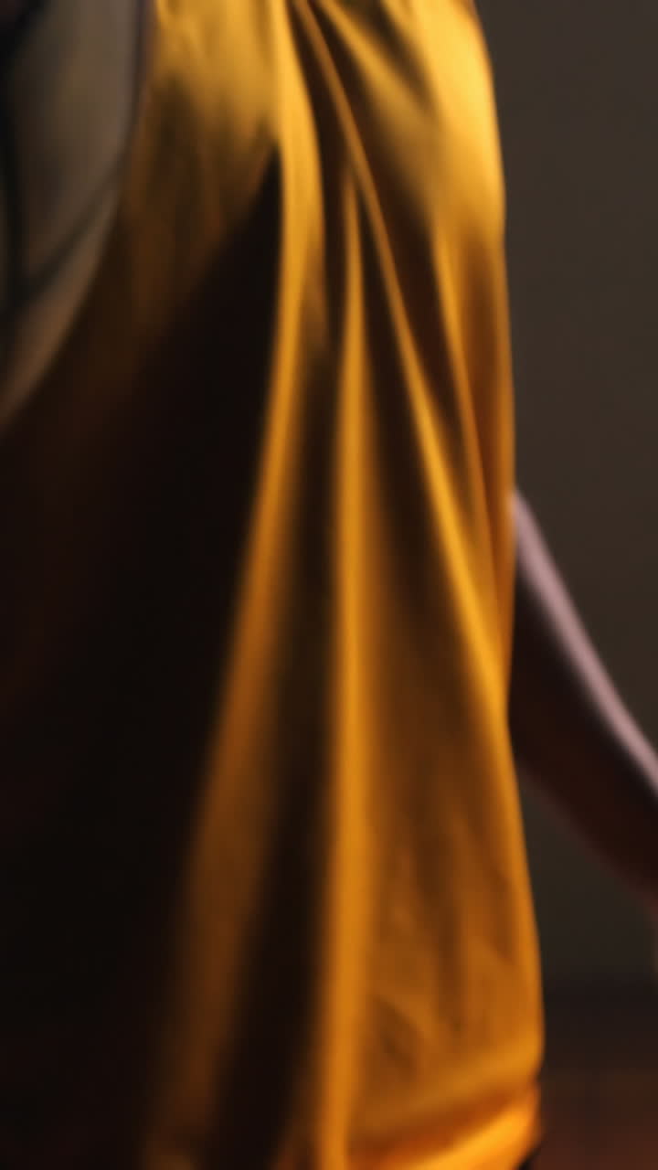 deportista jugando al baloncesto