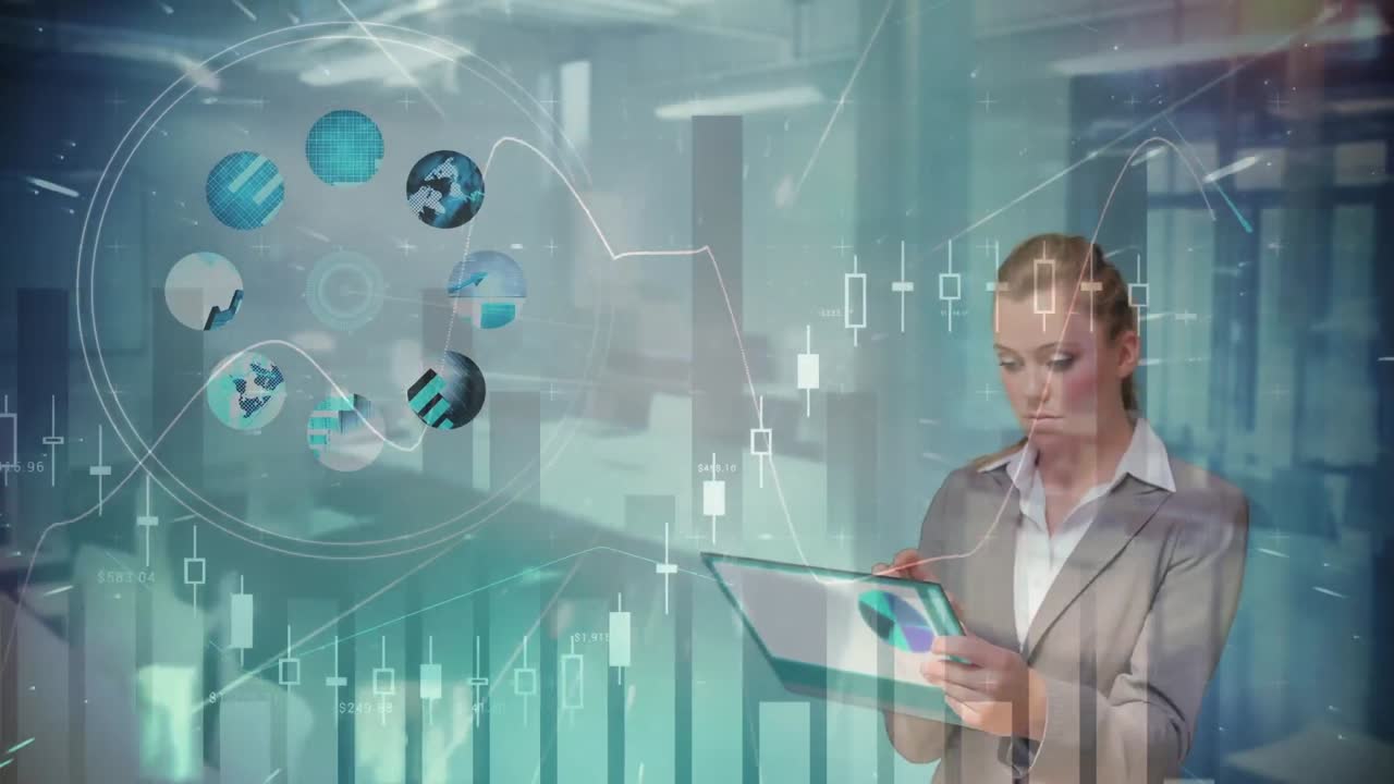 animación de una mujer de negocios que utiliza tabletas y pantallas de interfaz para procesar datos