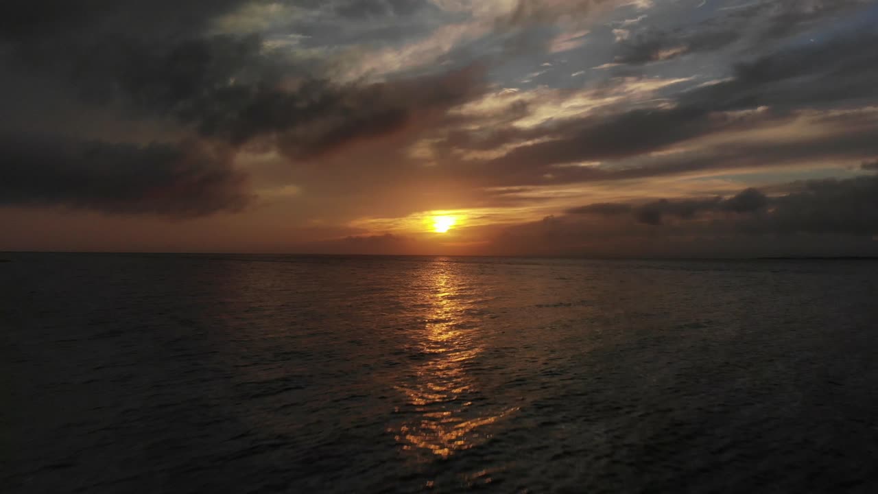 hd-4k-amaneceres-2018 en bali y okinawa