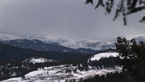 Una-Vista-Panorámica-De-Los-Picos-Nevados