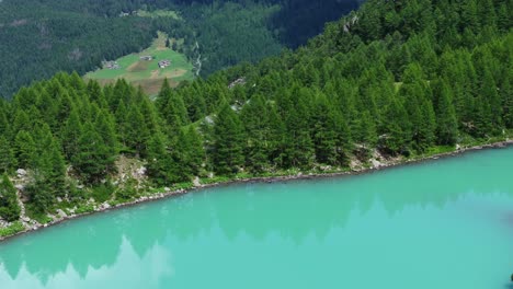 Spectacular-Lake-Lagazzuolo-in-Valmalenco-valley-of-Valtellina-in-summer-season,-Northern-Italy