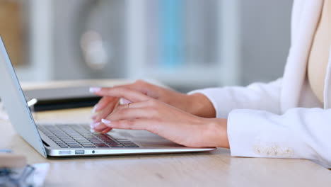 Woman-hands-rushing-to-meet-a-deadline