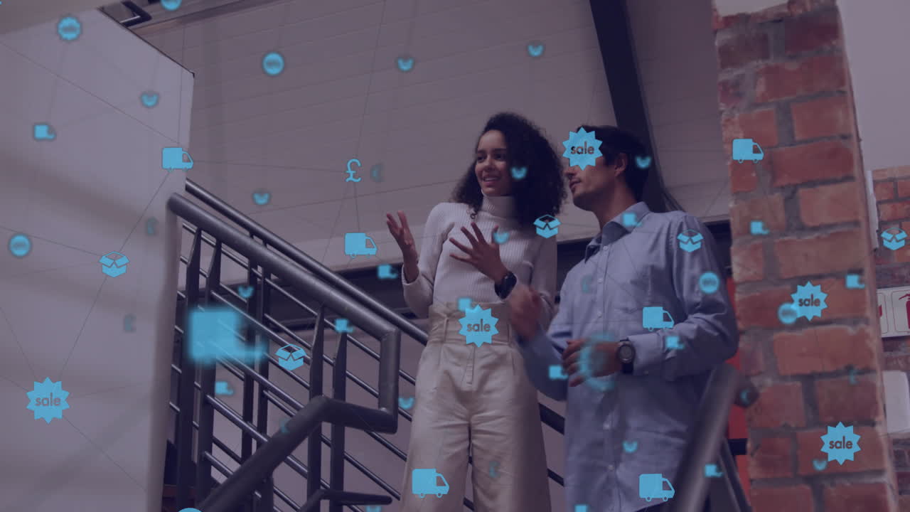 animación de la red de conexiones con iconos sobre diversos colegas discutiendo el trabajo en la oficina