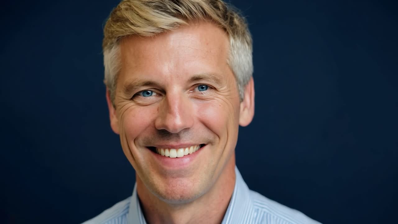 Retrato de un hombre sonriente