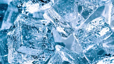 primer plano de cubitos de hielo, fondo abstracto.