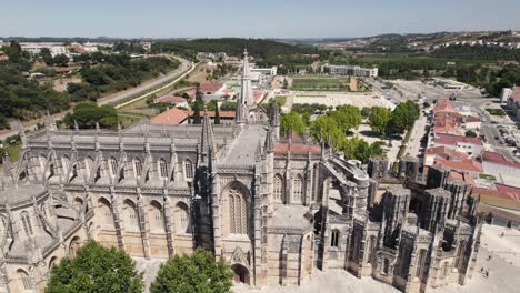 Spektakuläres-Kloster-Von-Batalha,-Extravagante-Gotische-Architektur-In-Portugal