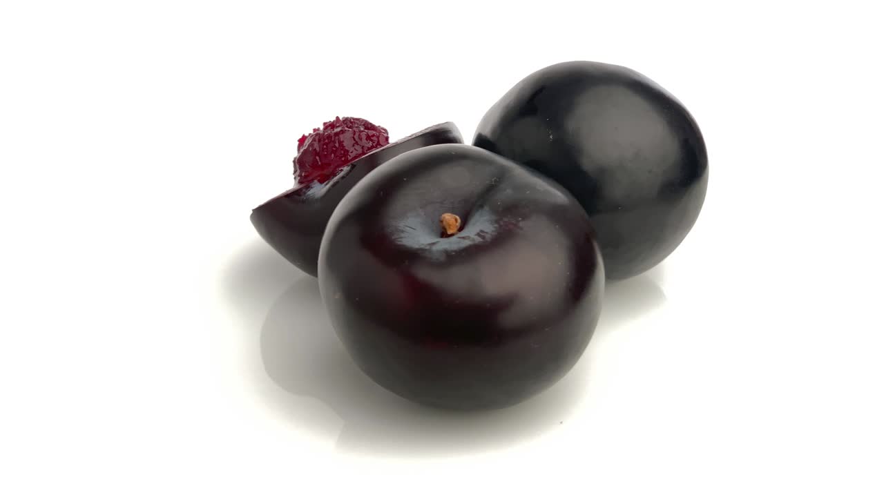 ciruela redonda azul