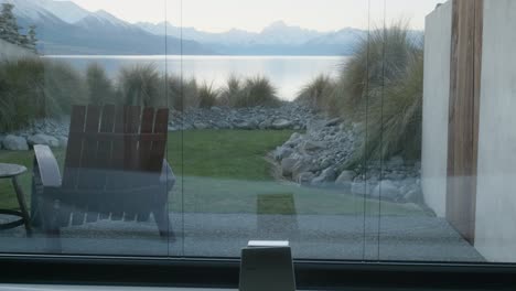 Stunning-view-of-Mt-Cook-from-fancy-bathtub