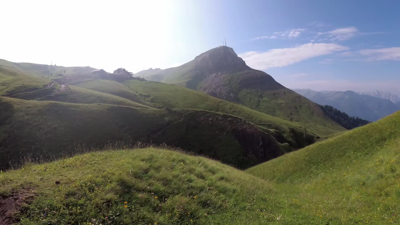 스태빌라이저에서 dji mavic air와 yi 4k+로 이탈리아 백운석에서 하이킹