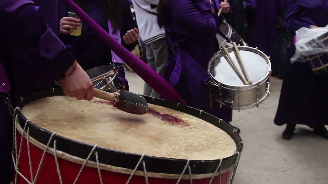 tambores de pascua en calanda españa