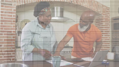 animación de procesamiento de datos financieros sobre una pareja afroamericana mayor usando una computadora portátil