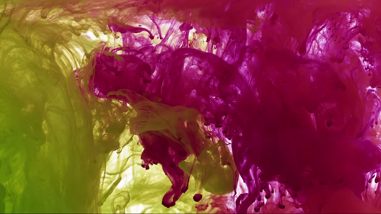 fotografía de cerca de las ruedas de engranajes negras girando