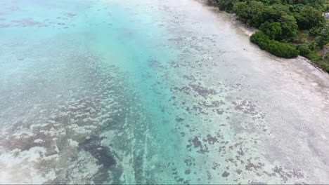 Drohne-Schwenkt-über-Den-Tropischen-Ozean-In-Vanuatu