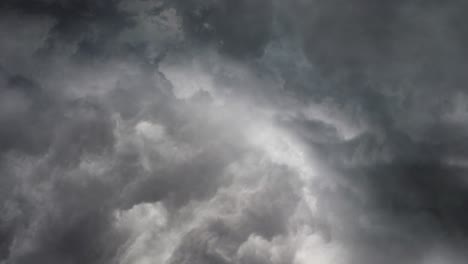 vista de nubes cumulonimbus y tormenta