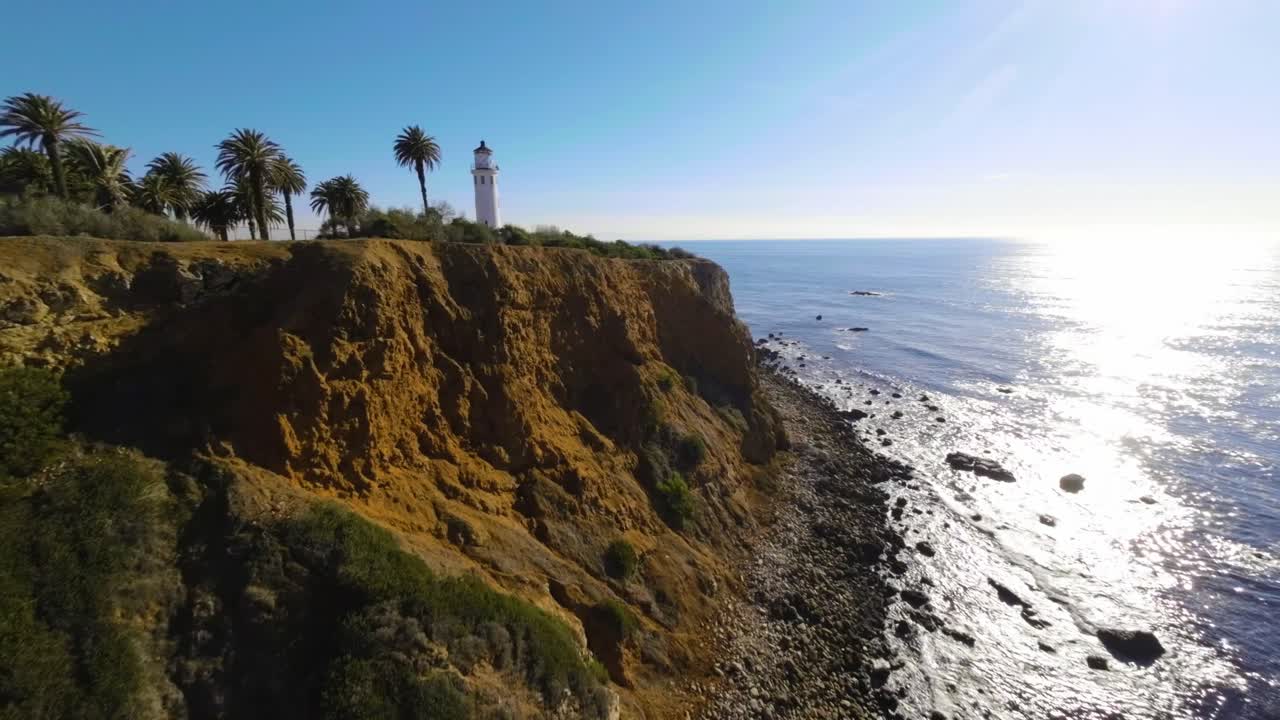 캘리포니아 주 랜초 팔로스 베르데스에 있는 포인트 비센테 등대의 공중 전망