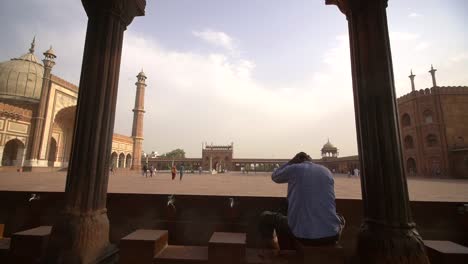 Hombre-lavando-en-Jama-Masjid