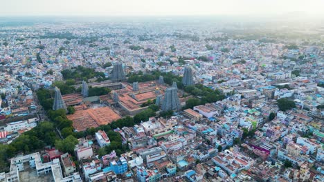 Antigua-Ciudad-De-Madurai-Con-El-Famoso-Templo-Hindú-Meenakshi-Amman