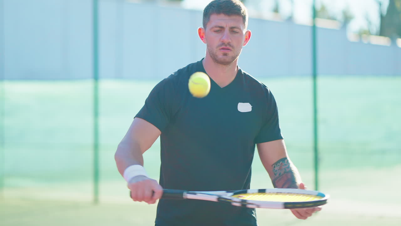 연습하는 테니스 선수