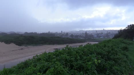 Starker-Regen-In-Curl-Curl-Beach,-Einem-Vorort-Von-Sydney