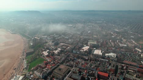 Panoramic-View-Of-Scarborough-Town-In-North-Bay,-North-Yorkshire,-England-UK