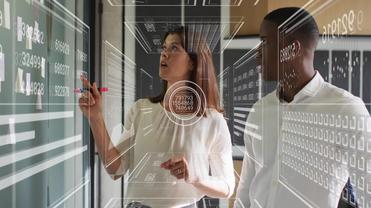 el análisis de datos en la pantalla, profesionales del negocio con animación de interfaz futurista