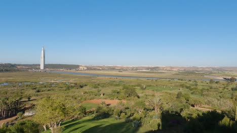 Toma-Panorámica-Que-Revela-La-Torre-Mohammed-VI,-Un-Rascacielos-De-55-Plantas-En-Rabat,-Marruecos.