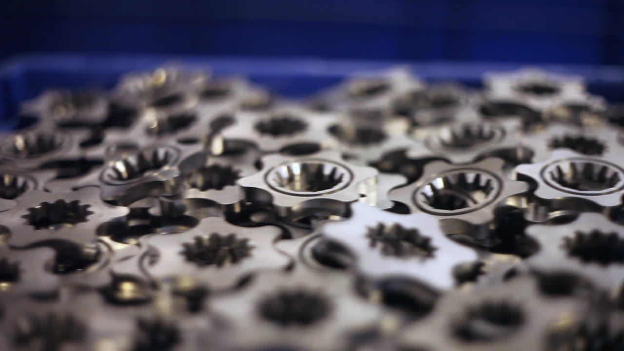 금속 도구 생산. 기계 부품 제조. 끝 머리 도구