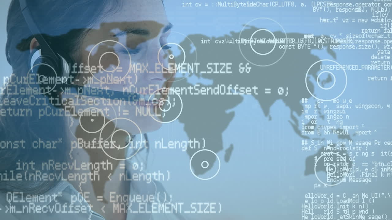 데이터 처리 및 박동하는 서클을 통해 백인 여성 고객 서비스 임원 작업