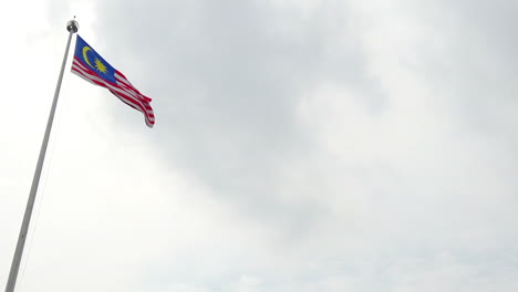 La-Bandera-De-Malasia-En-La-Plaza-Merdeka-De-Las-Llanuras-En-Kuala-Lumpur