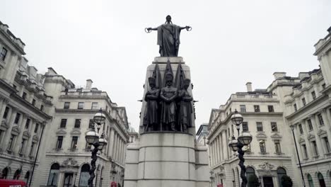 war memorial in london city