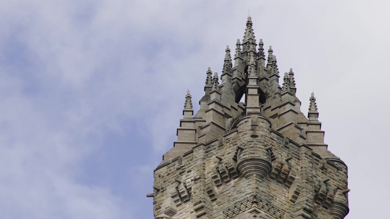 Stirling, Scozia: vista a livello del suolo del Monumento a Wallace.