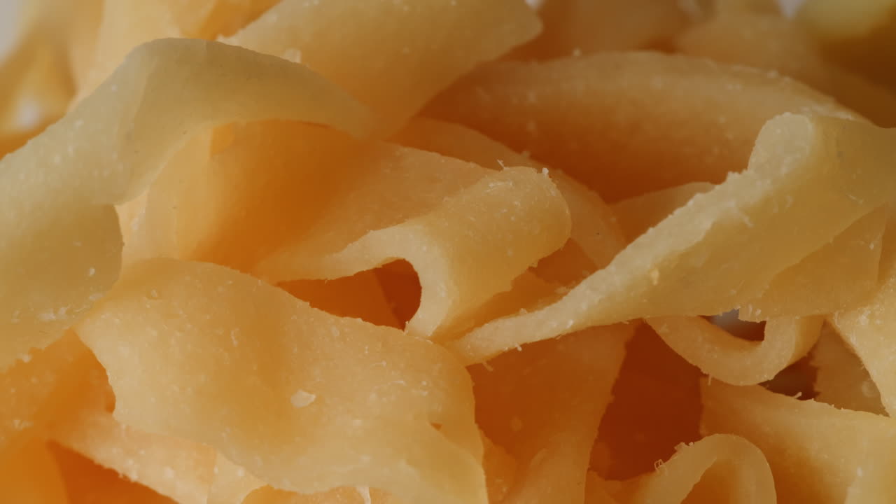 primer plano de las rebanadas de jengibre seco