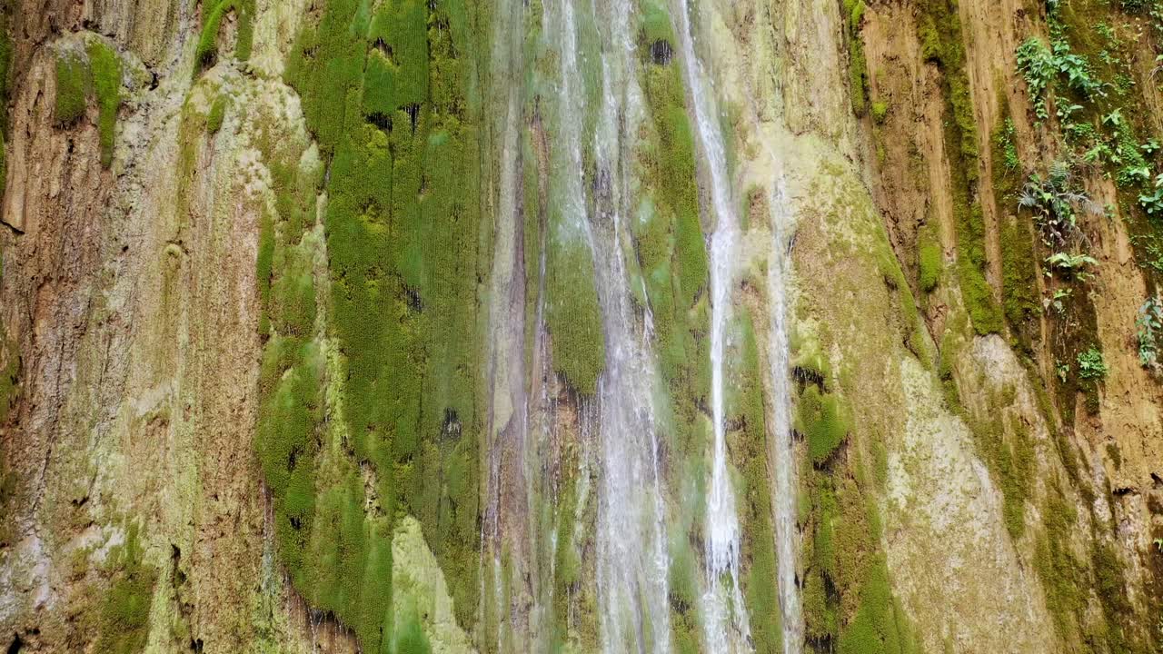 vista de la cascada de salto del limón en la península de samaná, república dominicana