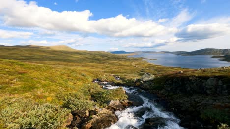 Vista-Aérea-De-Nørdre-Rjupa,-Noruega