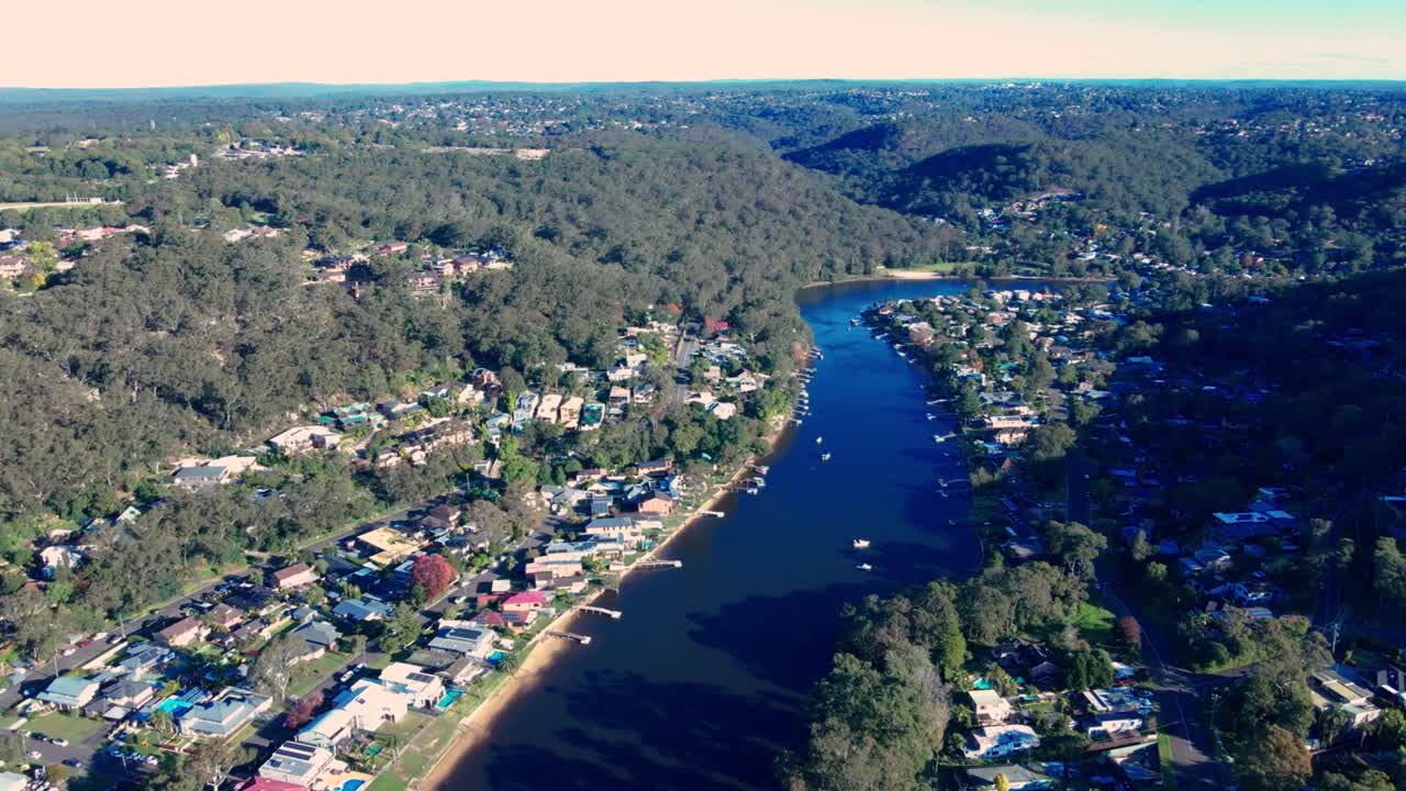 サザーランド郡のウォロノラ川のドローン写真 - オーストラリア