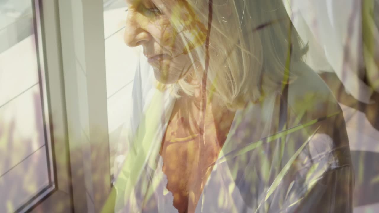 ⁇ 체어에 앉아 있는 장애인 백인 여성 위의 잔디의 애니메이션