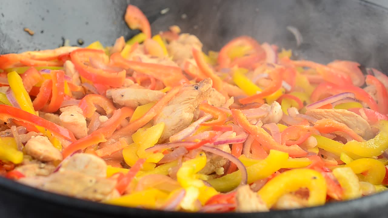 Chicken on Thai. We prepare in a cast iron frying pan