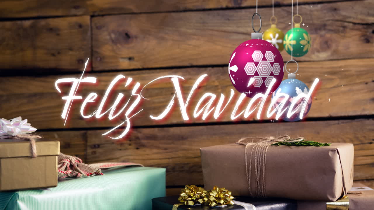 animación de texto de feliz navidad y bauble de navidad en fondo de madera