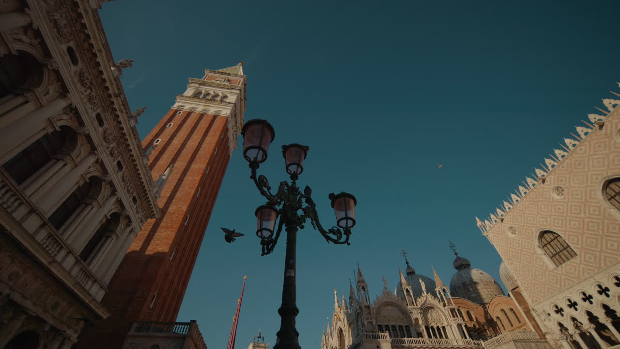 Venezia, Piazza San Marco, Campanile e architettura