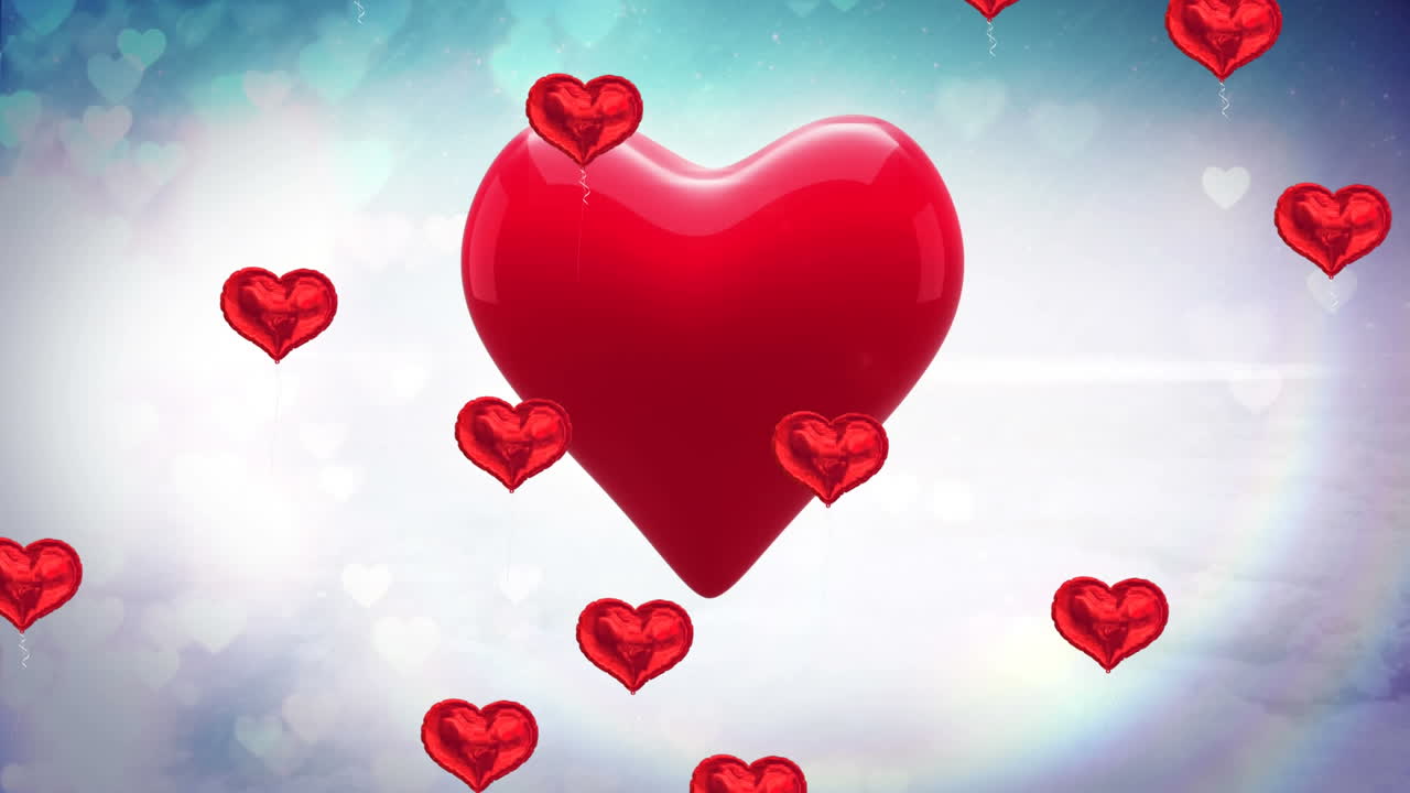 несколько воздушных шаров в форме сердца, плавающих на голубом небе