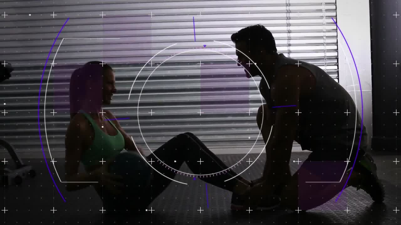 스 스캐닝의 애니메이션 백인 건강한 커플이 체육관에서 함께 운동하고 있습니다.