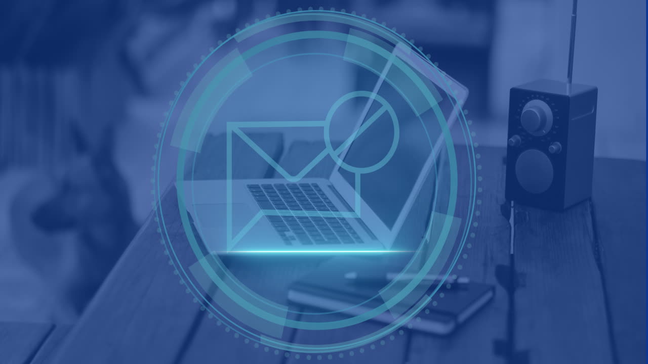 animación de iconos y procesamiento de datos a través de una computadora portátil.