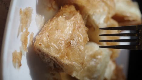 baklava dessert